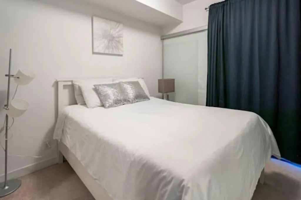 Newdowntown Condo By Unionstationscotiaarena Toronto