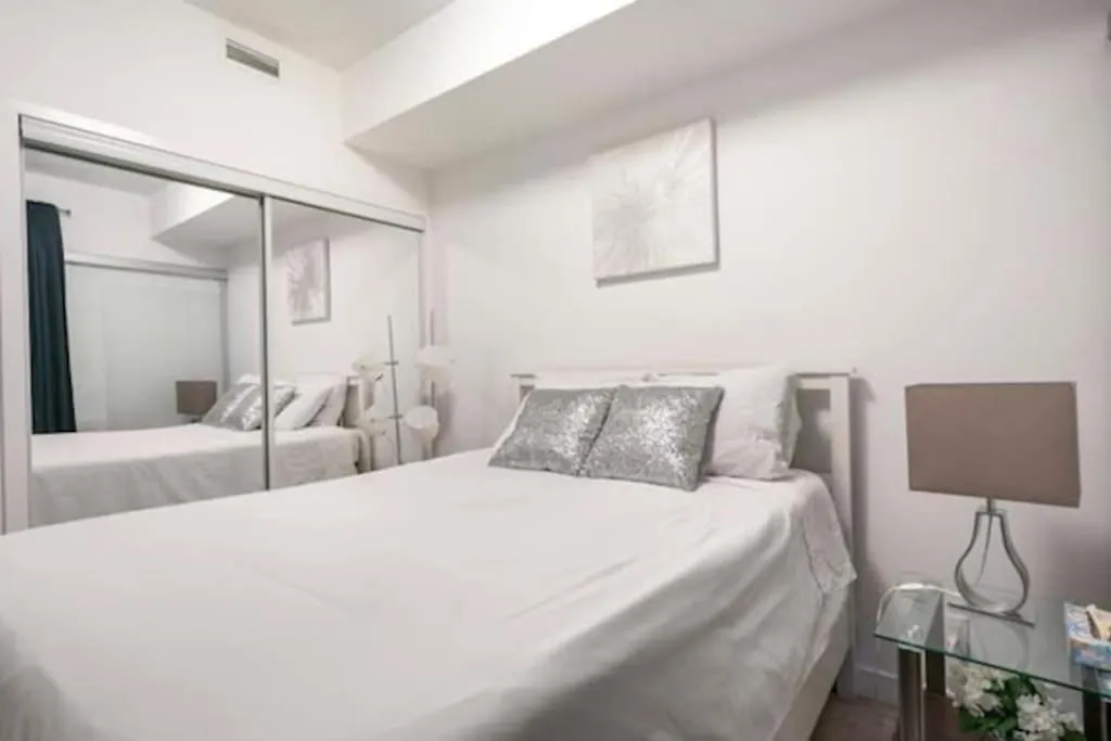 Newdowntown Condo By Unionstationscotiaarena Toronto