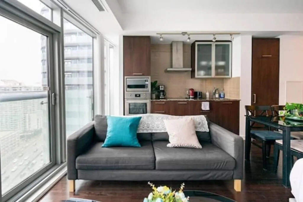 Newdowntown Condo By Unionstationscotiaarena Toronto
