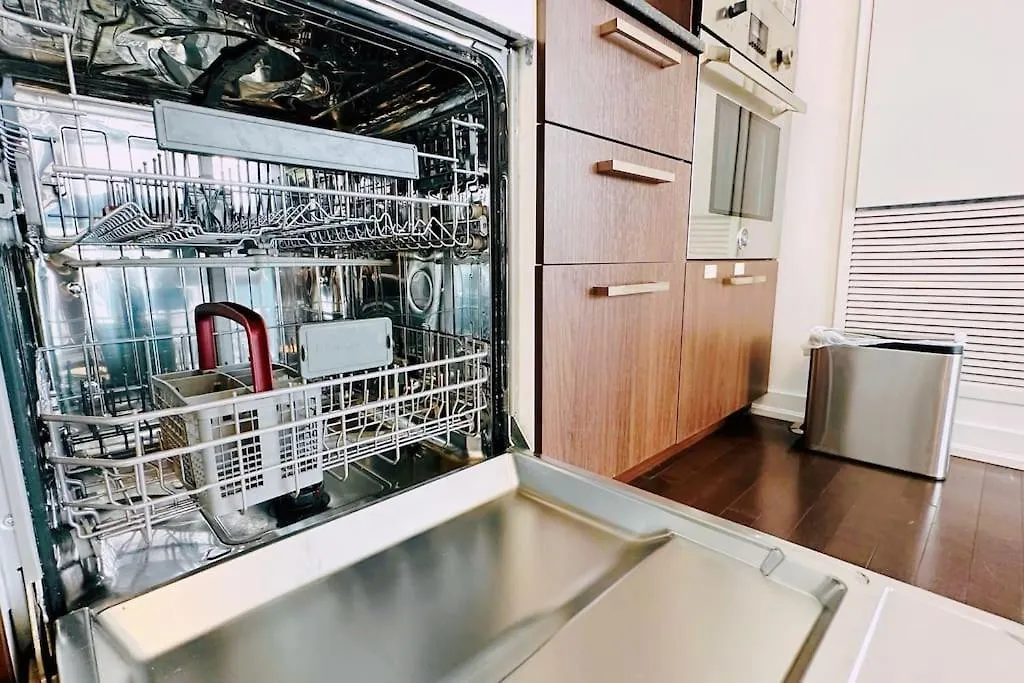Apartment Newdowntown Condo By Unionstationscotiaarena Toronto