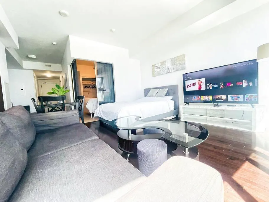 Newdowntown Condo By Unionstationscotiaarena Toronto