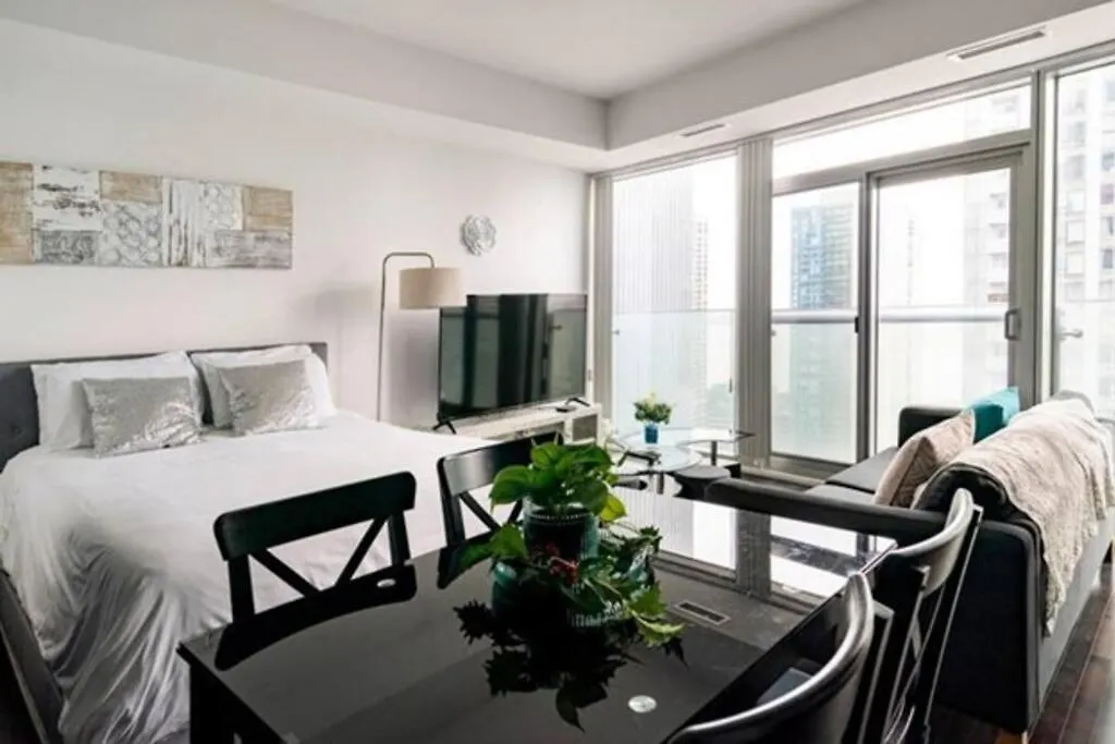 Newdowntown Condo By Unionstationscotiaarena Toronto Apartment