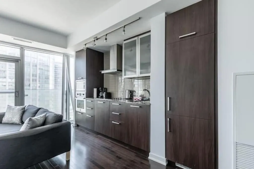 Newdowntown Condo By Unionstationscotiaarena Toronto Canada