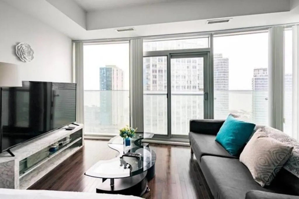 Newdowntown Condo By Unionstationscotiaarena Toronto Apartment
