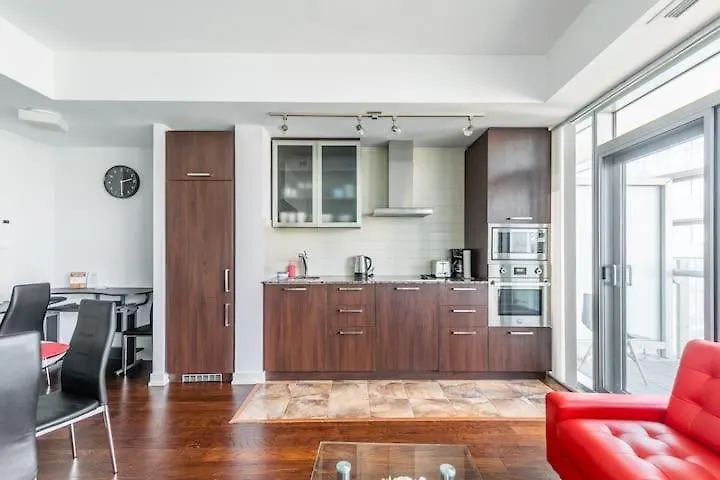 Newdowntown Condo By Unionstationscotiaarena Toronto Canada